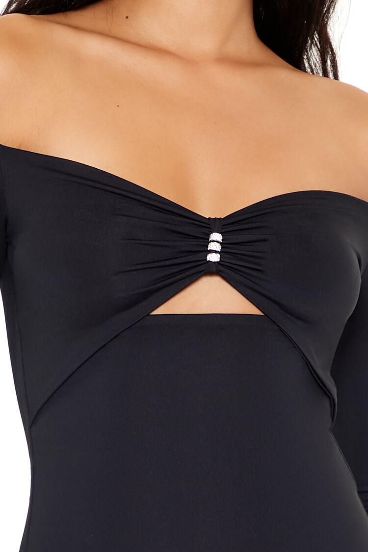 Contour Sculpt Off-the-Shoulder Top - Image 3